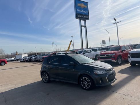 Used 2018 Chevrolet Sonic LT w/ Convenience Package image 4