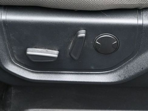 Used 2019 Ford F150 XLT w/ Equipment Group 302A Luxury AWD/4WD image 10
