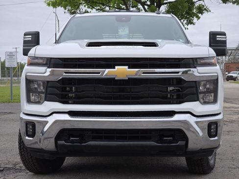 Used 2024 Chevrolet Silverado 3500 LT w/ Convenience Package AWD/4WD image 10