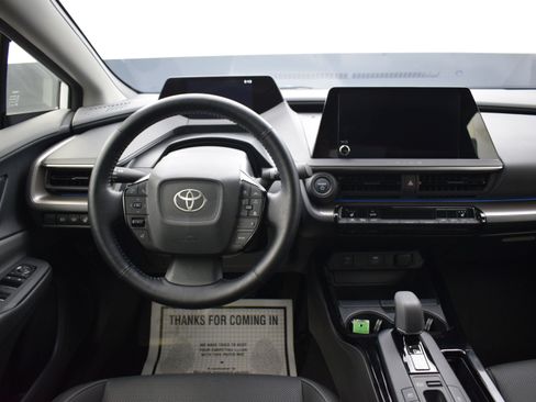 Used 2025 Toyota Prius XLE AWD/4WD image 14