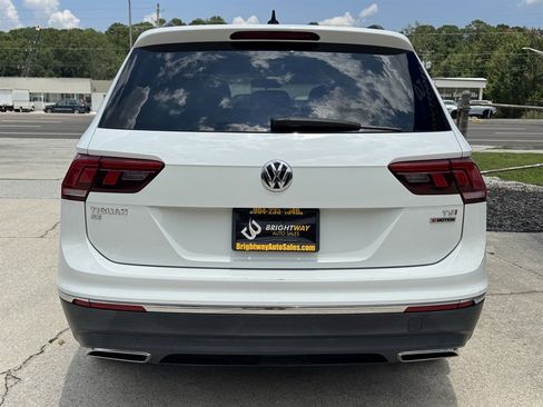 Used 2018 Volkswagen Tiguan SE w/ Panoramic Sunroof Package AWD/4WD image 6
