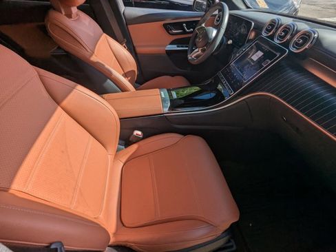 Used 2023 Mercedes-Benz GLC 300 4MATIC image 19