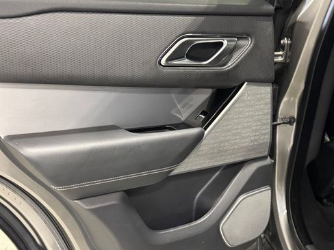 Used 2020 Land Rover Range Rover Velar R-Dynamic S AWD/4WD image 37