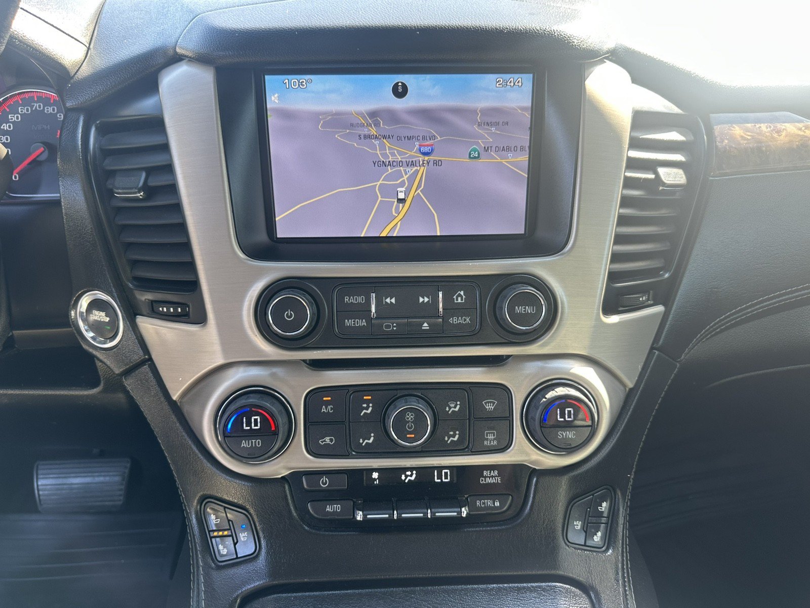 Used 2015 GMC Yukon Denali w/ Premium Package AWD/4WD image 26