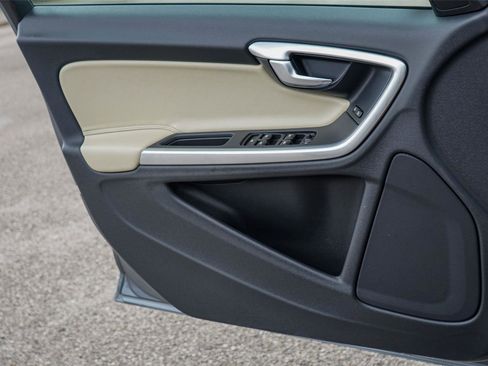 Used 2018 Volvo S60 T5 Dynamic w/ Vision Package image 19