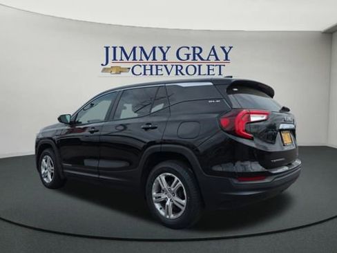 Used 2024 GMC Terrain SLE AWD/4WD image 3