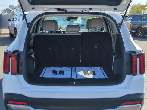 Certified 2025 Kia Sorento S AWD/4WD image 32