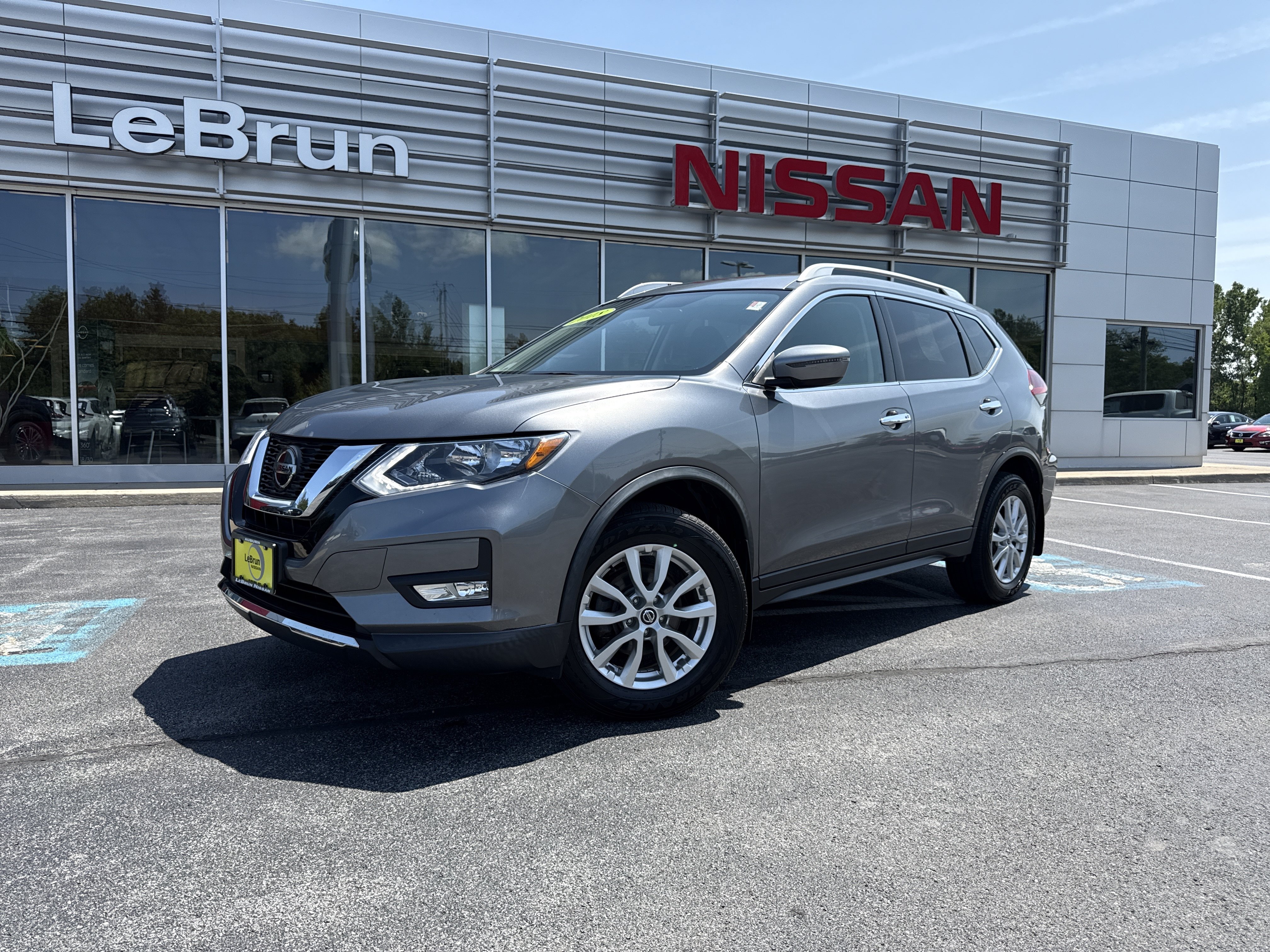 Used 2018 Nissan Rogue SV AWD/4WD image 1