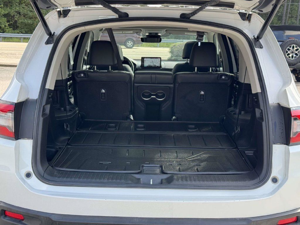 Used 2024 Honda Pilot Touring image 17
