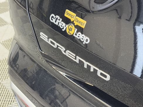 Certified 2023 Kia Sorento SX image 17