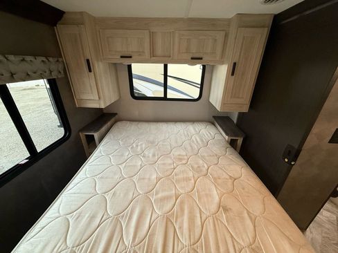 Used 2022 Ford E-450 and Econoline 450 Super Duty w/ Motorhome Prep Package image 41