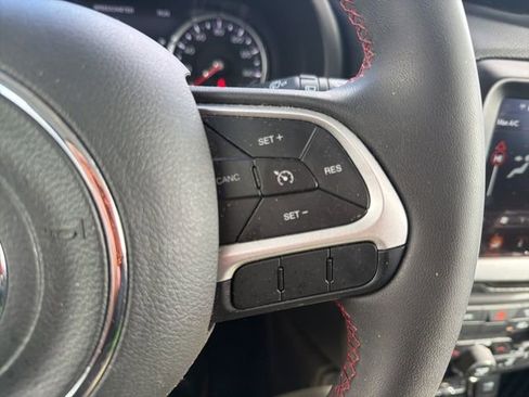 Used 2023 Jeep Renegade Trailhawk image 24