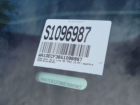 New 2025 Audi Q3 2.0T Premium image 29