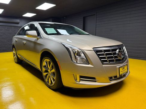 Used 2013 Cadillac XTS Luxury image 4