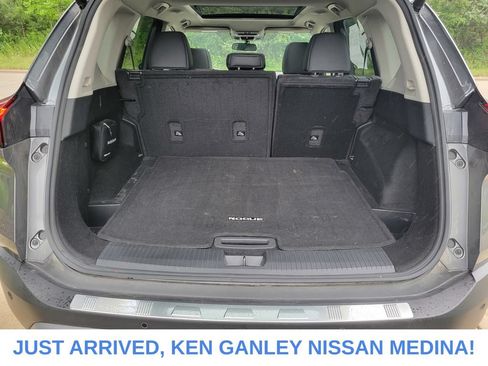 Certified 2023 Nissan Rogue SV w/ SV Premium B Package AWD/4WD image 18