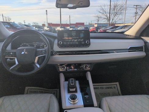 Used 2022 Mitsubishi Outlander SEL image 12