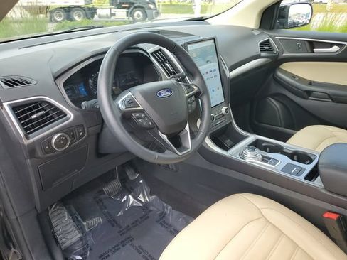 Certified 2023 Ford Edge SEL w/ Convenience Package AWD/4WD image 9