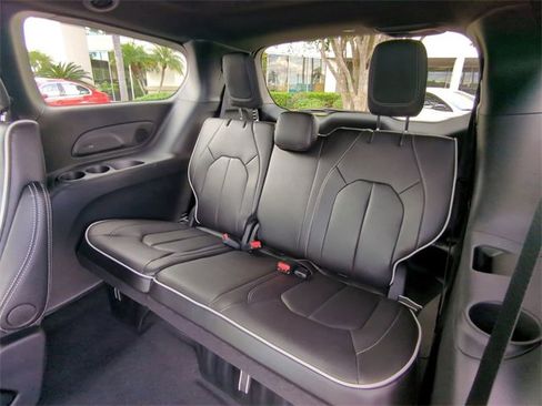New 2026 Chrysler Pacifica Limited w/ S Appearance Package image 16