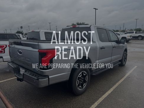 Used 2023 Ford F150 Lightning XLT AWD/4WD image 4