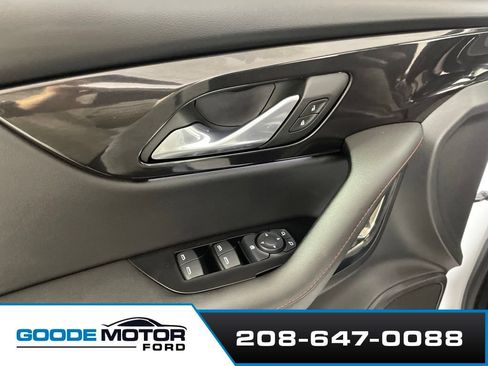 Used 2019 Chevrolet Blazer RS FWD image 9