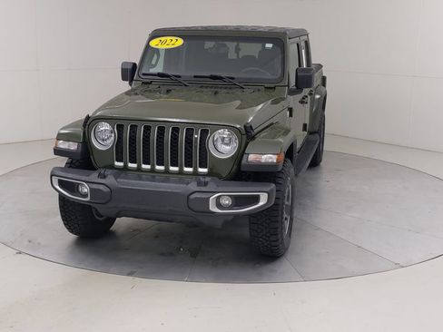 Used 2022 Jeep Gladiator Overland w/ Dual Top Group AWD/4WD image 8