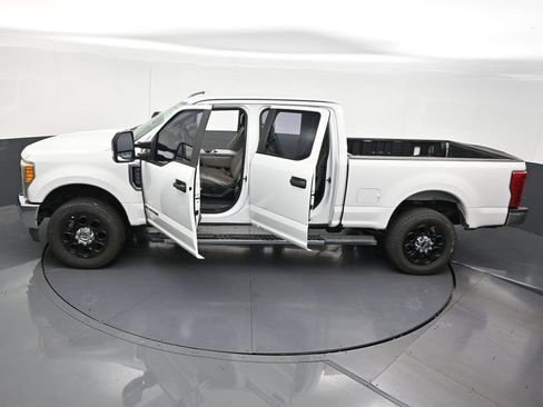 Used 2019 Ford F250 XL w/ Power Equipment Group AWD/4WD image 26