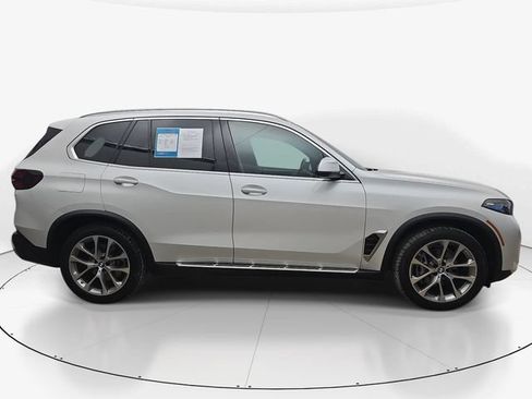 Used 2024 BMW X5 xDrive40i AWD/4WD image 3