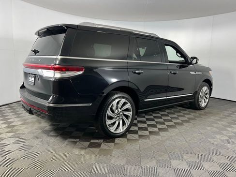 Used 2024 Lincoln Navigator Reserve image 8