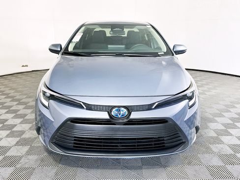 Used 2025 Toyota Corolla LE FWD image 8