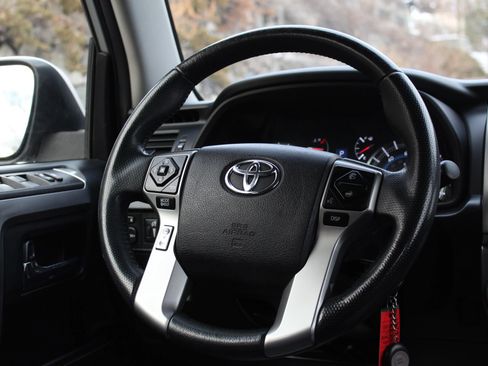 Used 2015 Toyota 4Runner SR5 image 20