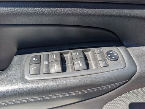 Used 2019 Jeep Grand Cherokee Altitude image 20