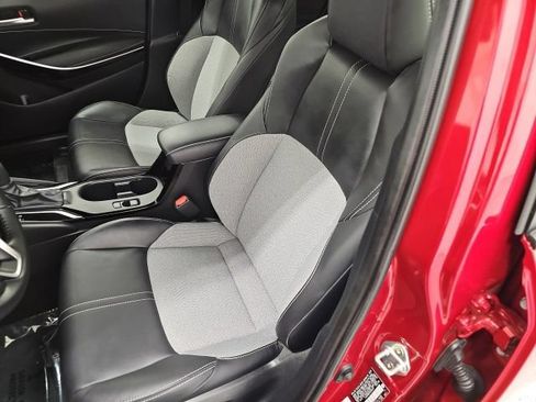 Used 2025 Toyota Corolla XSE FWD image 14