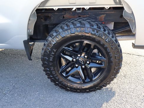 Used 2022 Chevrolet Silverado 1500 Custom Trail Boss AWD/4WD image 38