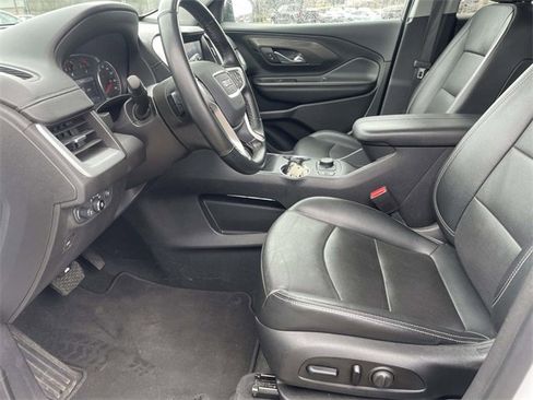 Used 2023 GMC Terrain SLT image 12