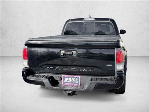 Used 2021 Toyota Tacoma TRD Sport image 6