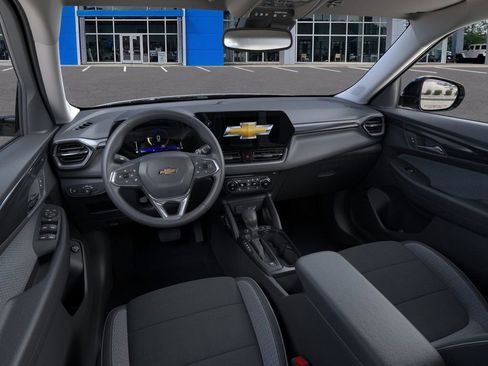 New 2026 Chevrolet TrailBlazer LT w/ Convenience Package FWD image 17