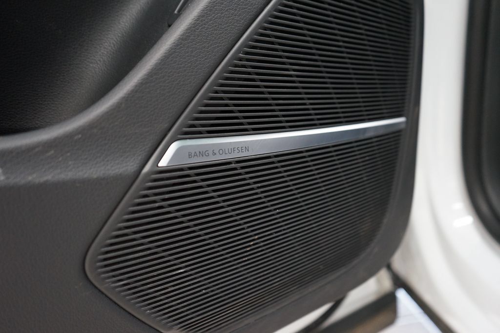 Used 2023 Audi Q8 Premium Plus AWD/4WD image 29