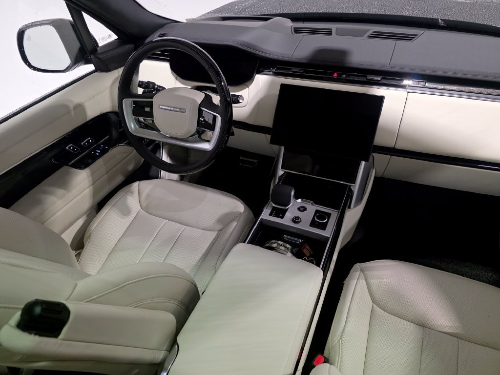 New 2027 Land Rover Range Rover Long Wheelbase SE AWD/4WD image 16