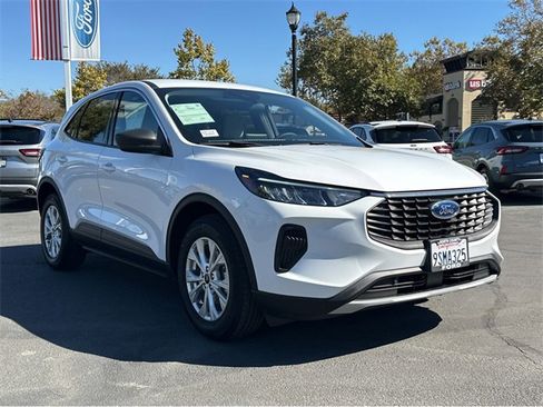 Certified 2024 Ford Escape Active image 3