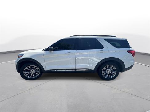 Used 2020 Ford Explorer XLT w/ Equipment Group 202A RWD image 9