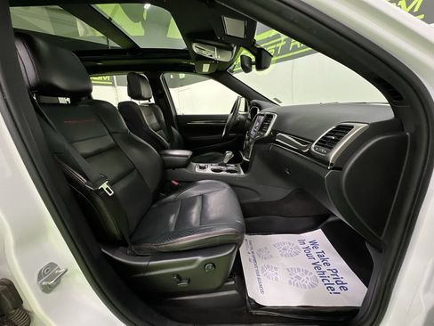 Used 2018 Jeep Grand Cherokee Trailhawk w/ Trailhawk Luxury Group AWD/4WD image 31