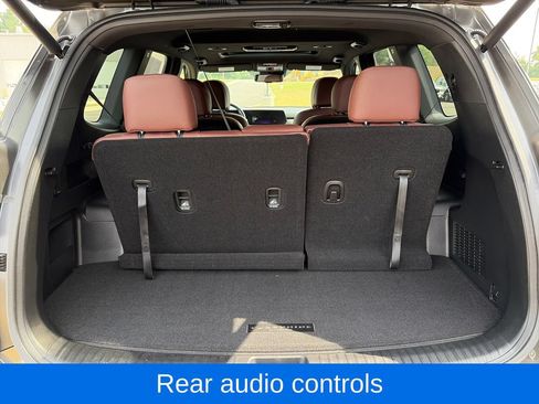 Used 2024 Kia Telluride EX w/ EX Captain's Chair Package AWD/4WD image 8