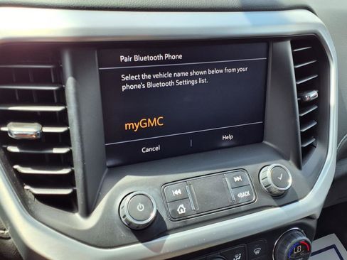 Used 2023 GMC Acadia SLE w/ Driver Convenience Package image 6