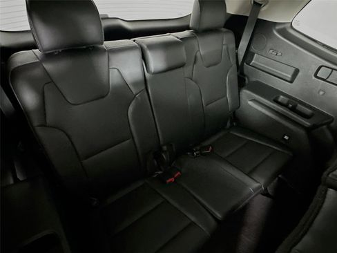 Used 2023 Kia Telluride EX image 27