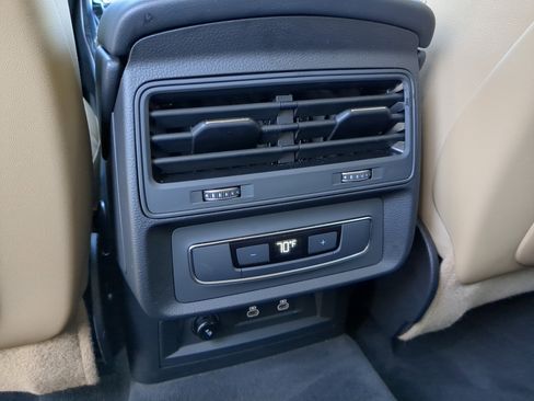 Used 2025 Audi Q7 2.0T Premium w/ Convenience Plus Package image 15