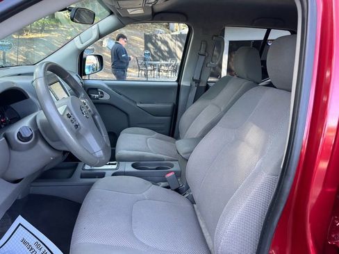 Used 2019 Nissan Frontier SV image 8