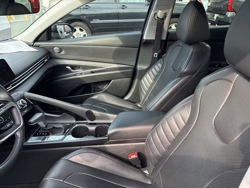 Used 2024 Hyundai Elantra Limited image 21