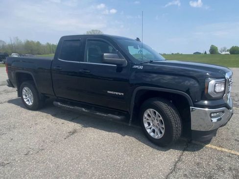 Used 2019 GMC Sierra 1500 SLE w/ SLE Value Package AWD/4WD image 2