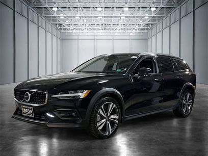 Used 2023 Volvo V60 B5 Cross Country Plus w/ Protection Package Premier