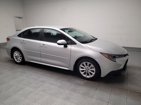 Used 2022 Toyota Corolla LE w/ LE Convenience Package FWD image 11